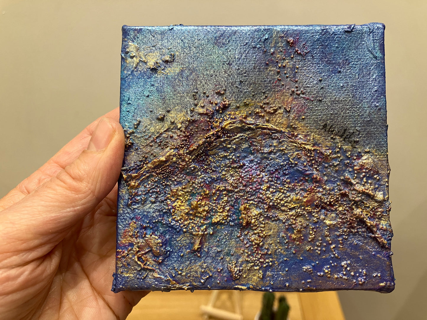 10 x 10 cm Textured Abstract Painting with Easel